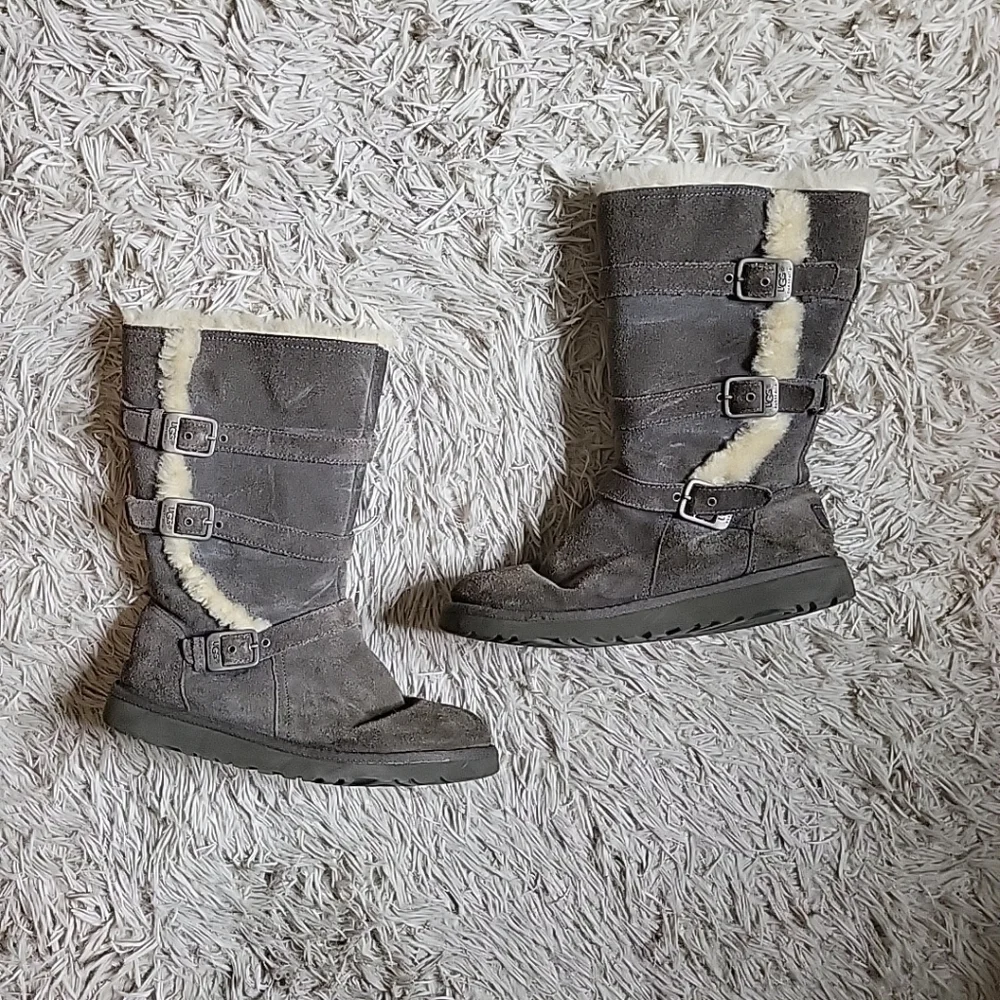 UGG Klea Boots Charcoal Grey Leather Sheepskin Winter Buckle Comfy Cute